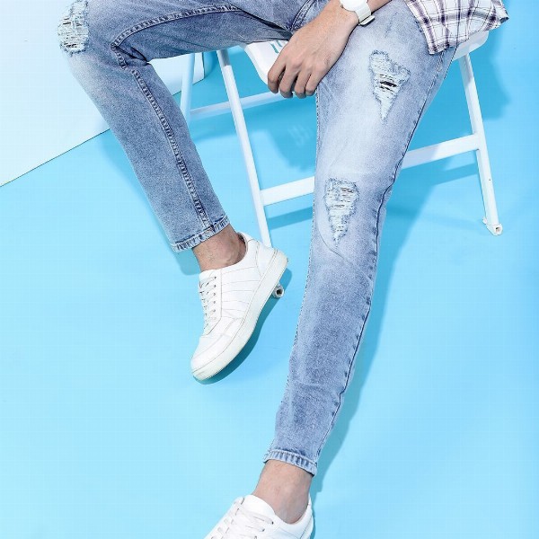 HIGHLANDER Men Tapered Fit Highly Distressed Mid-Rise Heavy Fade Stretchable Jeans