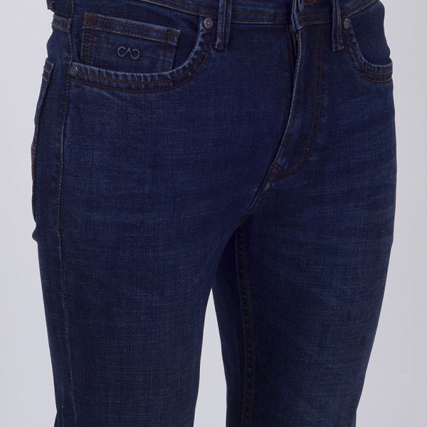 JADE BLUE Men Slim Fit Mid-Rise Light Fade Jeans