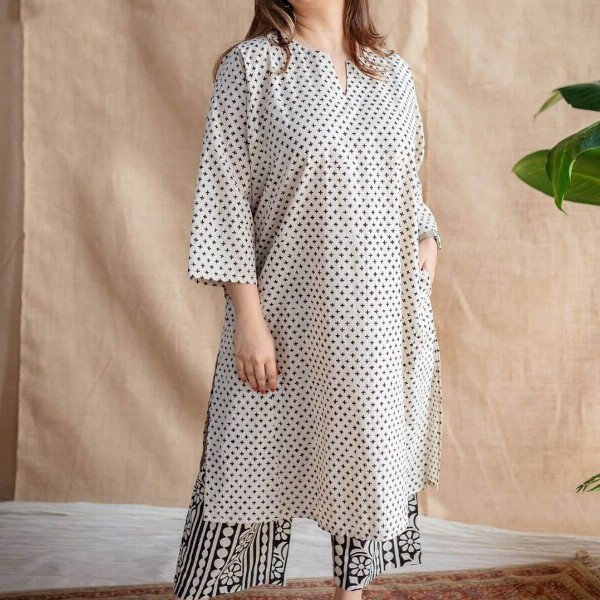 THE INDIAN ETHNIC CO Women Geometric Printed Thread Work Block Print Handloom Kurta