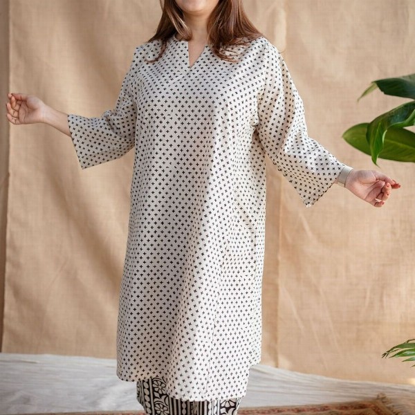 THE INDIAN ETHNIC CO Women Geometric Printed Thread Work Block Print Handloom Kurta