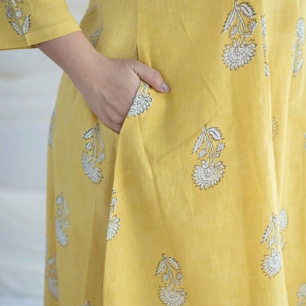 THE INDIAN ETHNIC CO Yellow Kali Dabu Slub Cotton Kurta