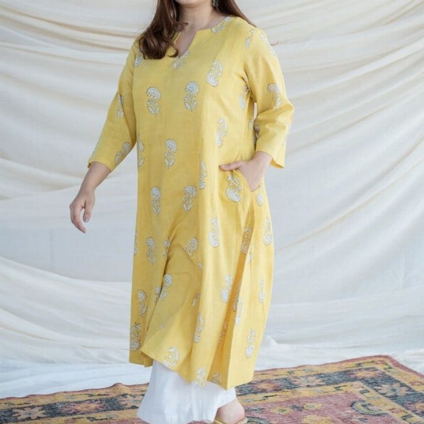 THE INDIAN ETHNIC CO Yellow Kali Dabu Slub Cotton Kurta
