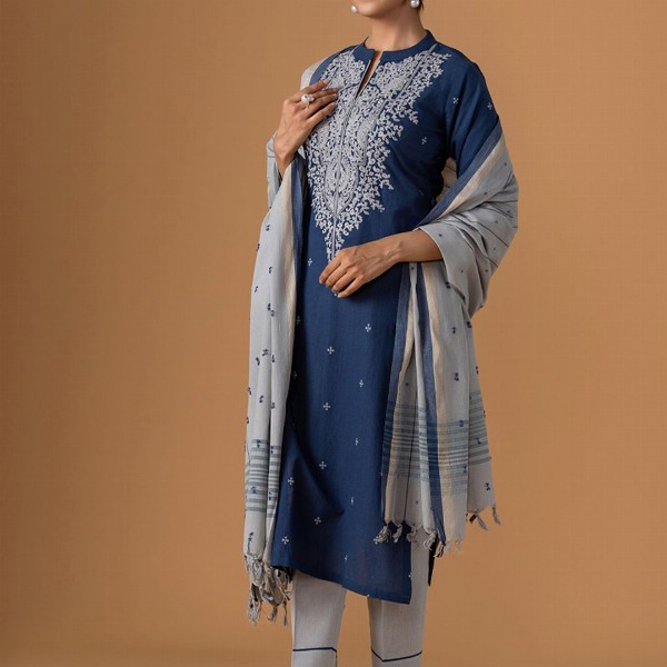 WOMEN PLUS Women Ethnic Motifs Embroidered Regular Thread Work Pure Cotton Kurta with Trousers & With Dupatta