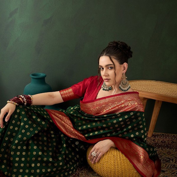 Sangria Woven Design Saree With Blouse Piece