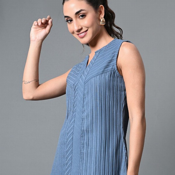 The Roadster Life Co. Women Self Design Keyhole Neck Polyester Top