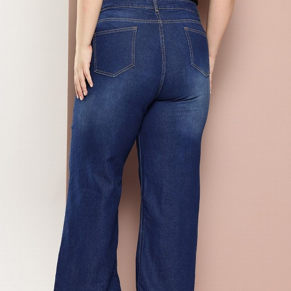 Sztori Women Relaxed Fit Light Fade Stretchable Jeans