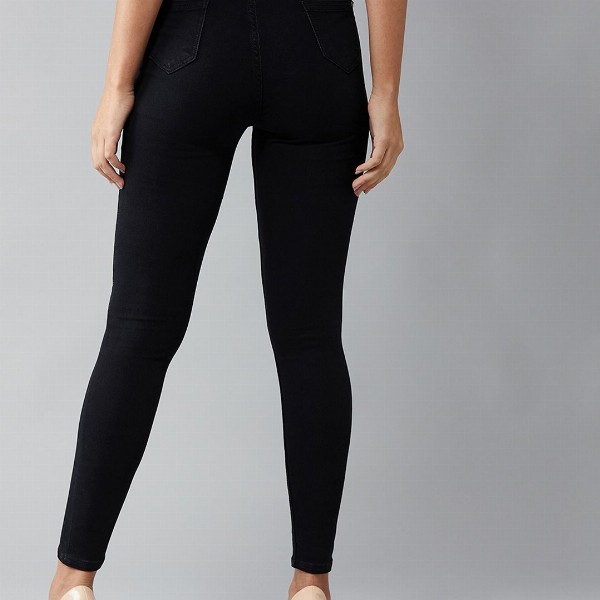 DOLCE CRUDO Women Black Skinny Fit High-Rise Clean Look Stretchable Jeans