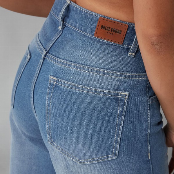 DOLCE CRUDO Women Wide Leg High-Rise Light Fade Stretchable Jeans