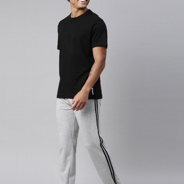 Levis Men Soft Pure Cotton Round Neck Half Sleeve Tshirt