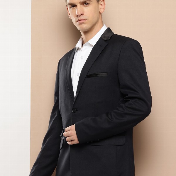 INVICTUS Single-Breasted Slim Fit Blazer